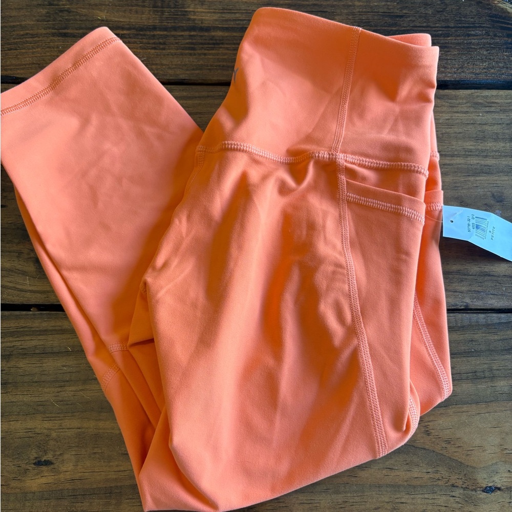 Old Navy PowerSoft Crop Pocket Leggings